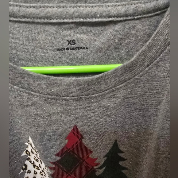 Girls Xs  tree tee - Picture 3 of 4